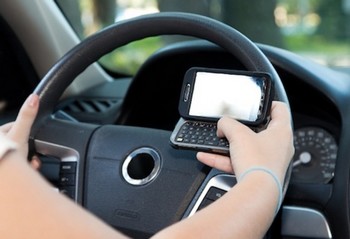 Distracted Driving - How You Can Deal With It Safely